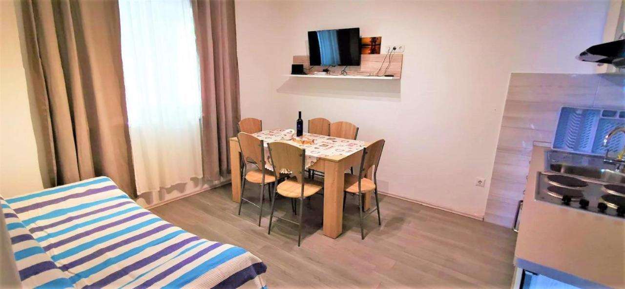 Apartments Kk Celina Extérieur photo